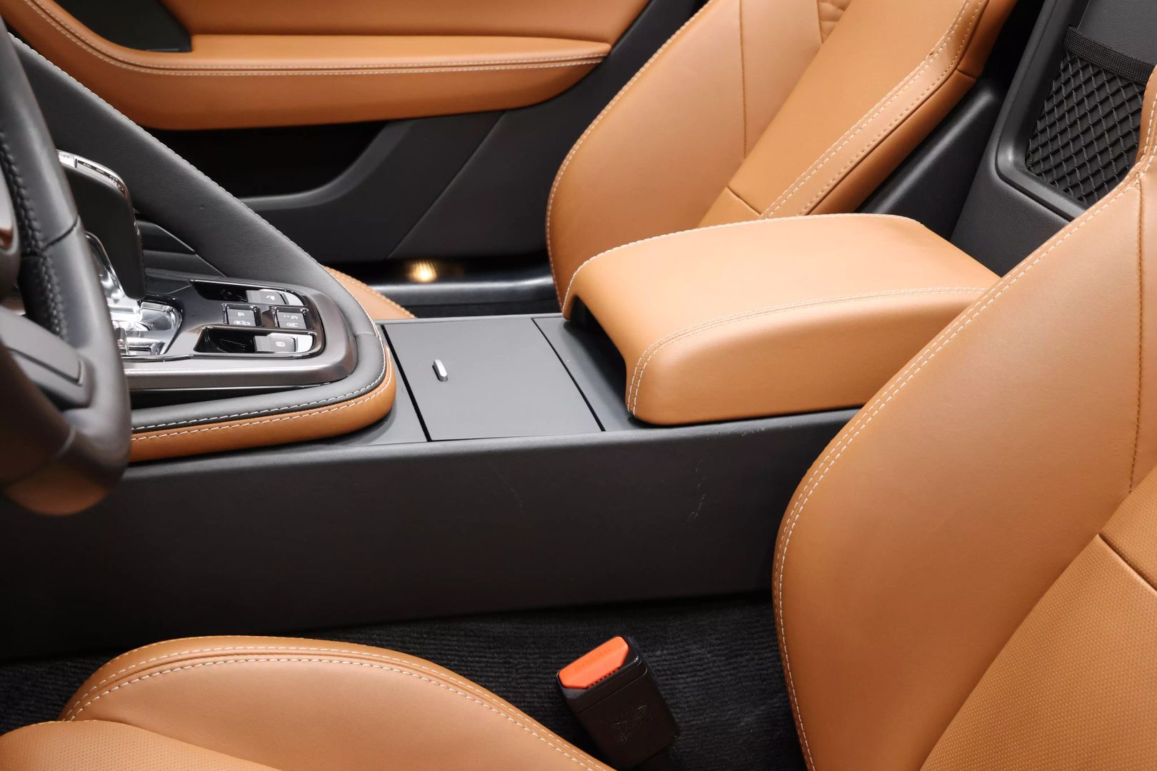 2024 Jaguar F-type - Image 20