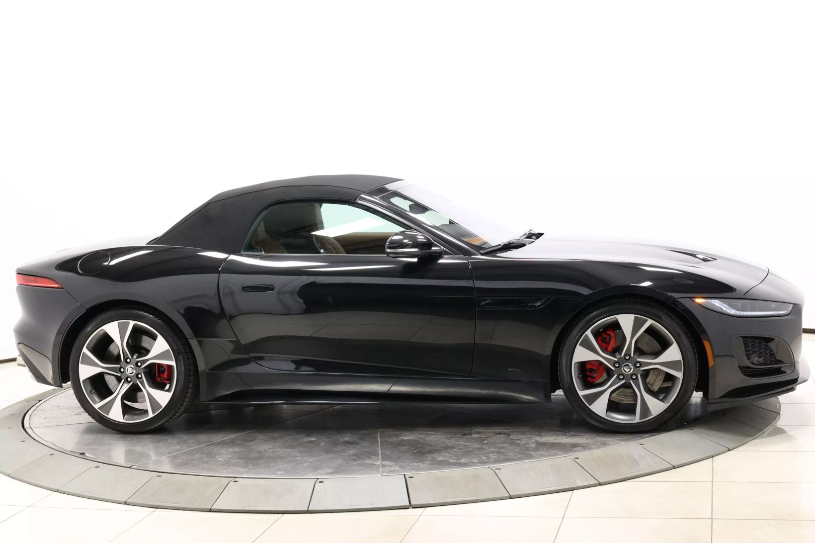 2024 Jaguar F-type - Image 87