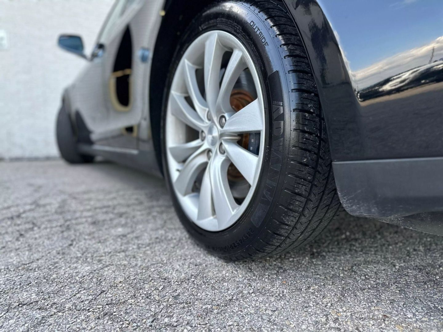 2014 Tesla Model S - Image 71