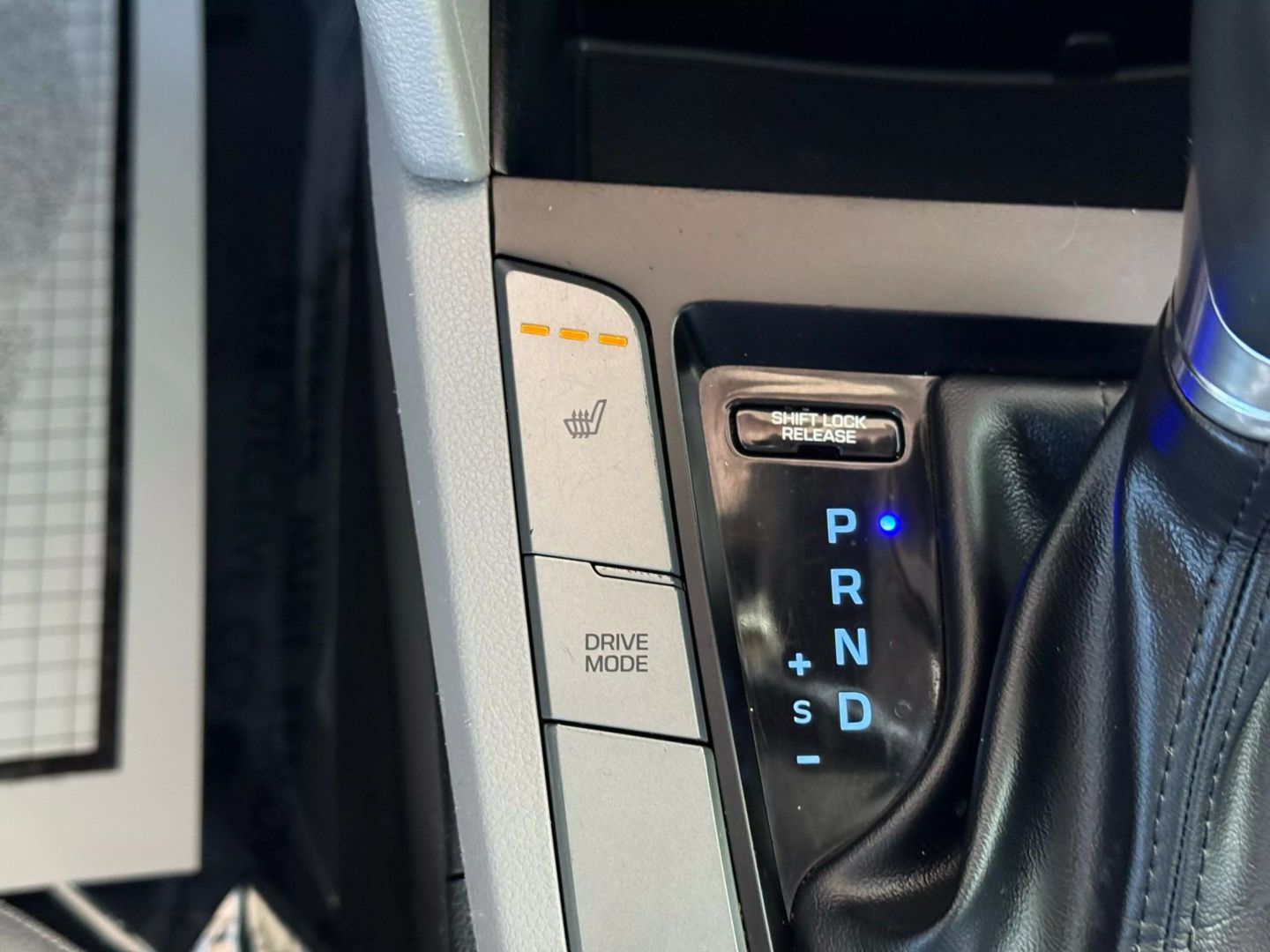 2019 Hyundai Elantra - Image 29