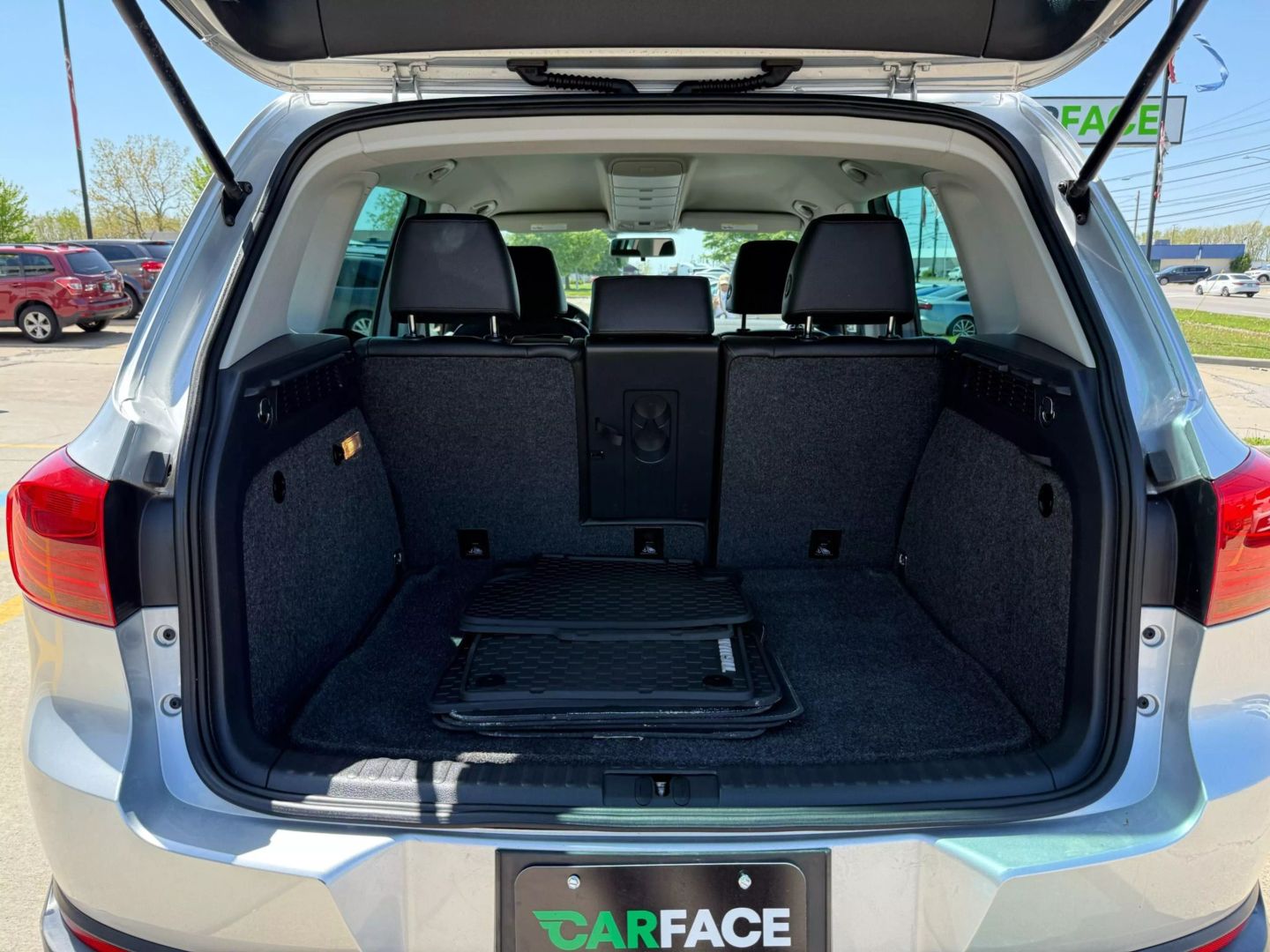 2013 Volkswagen Tiguan - Image 13
