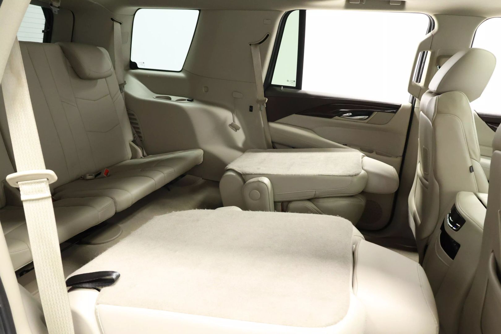 2017 Cadillac Escalade - Image 82