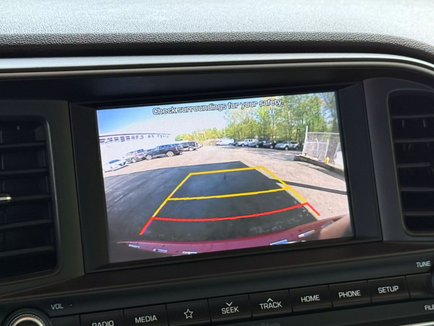 2019 Hyundai Elantra - Image 39