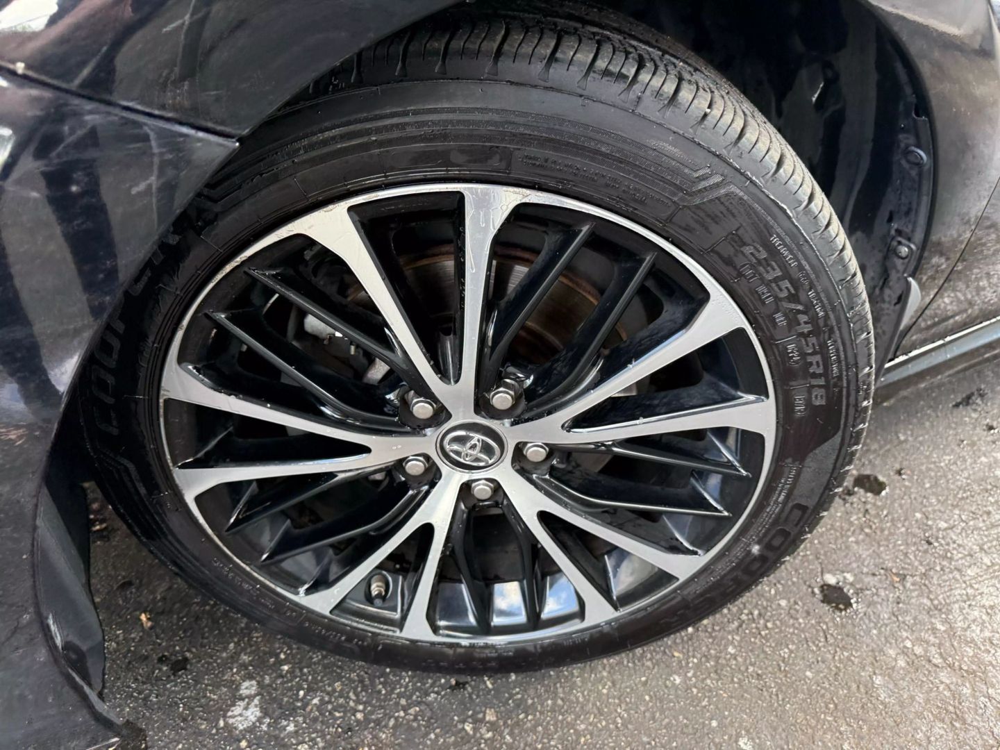2019 Toyota Camry - Image 37
