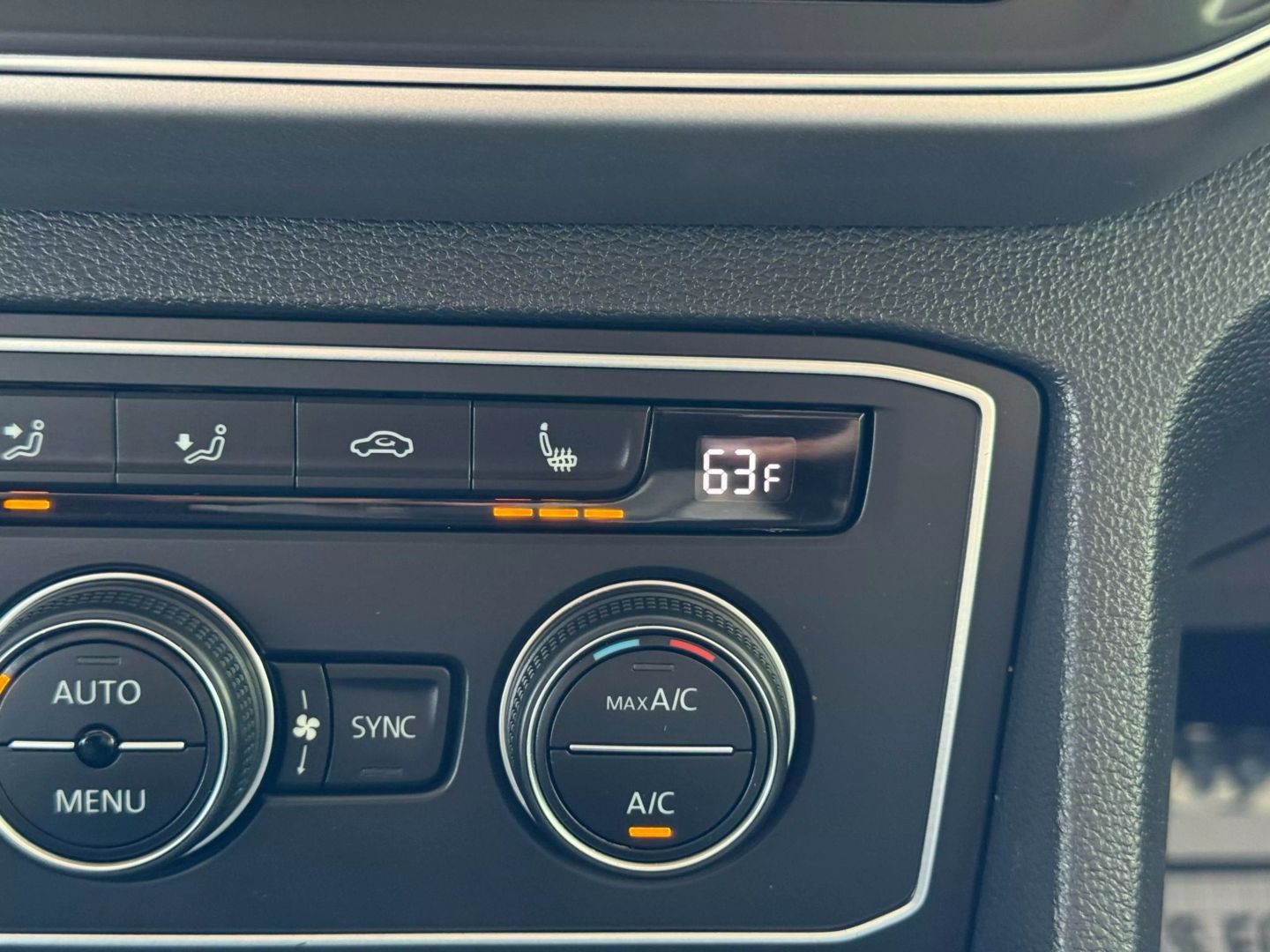 2018 Volkswagen Atlas - Image 32