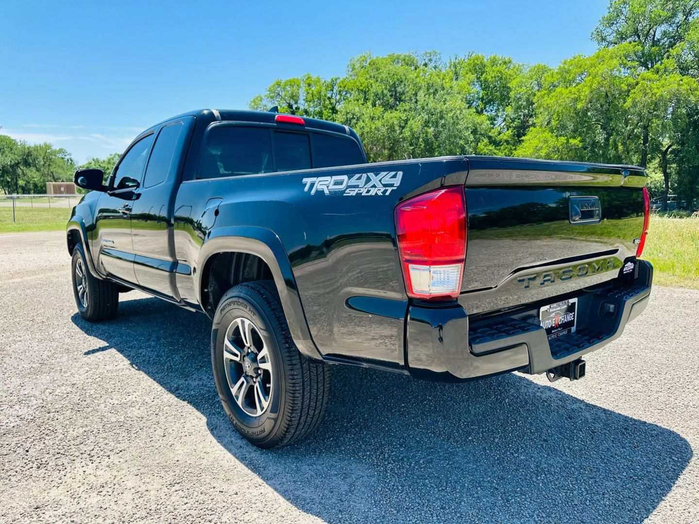 2016 Toyota Tacoma Access Cab - Image 8