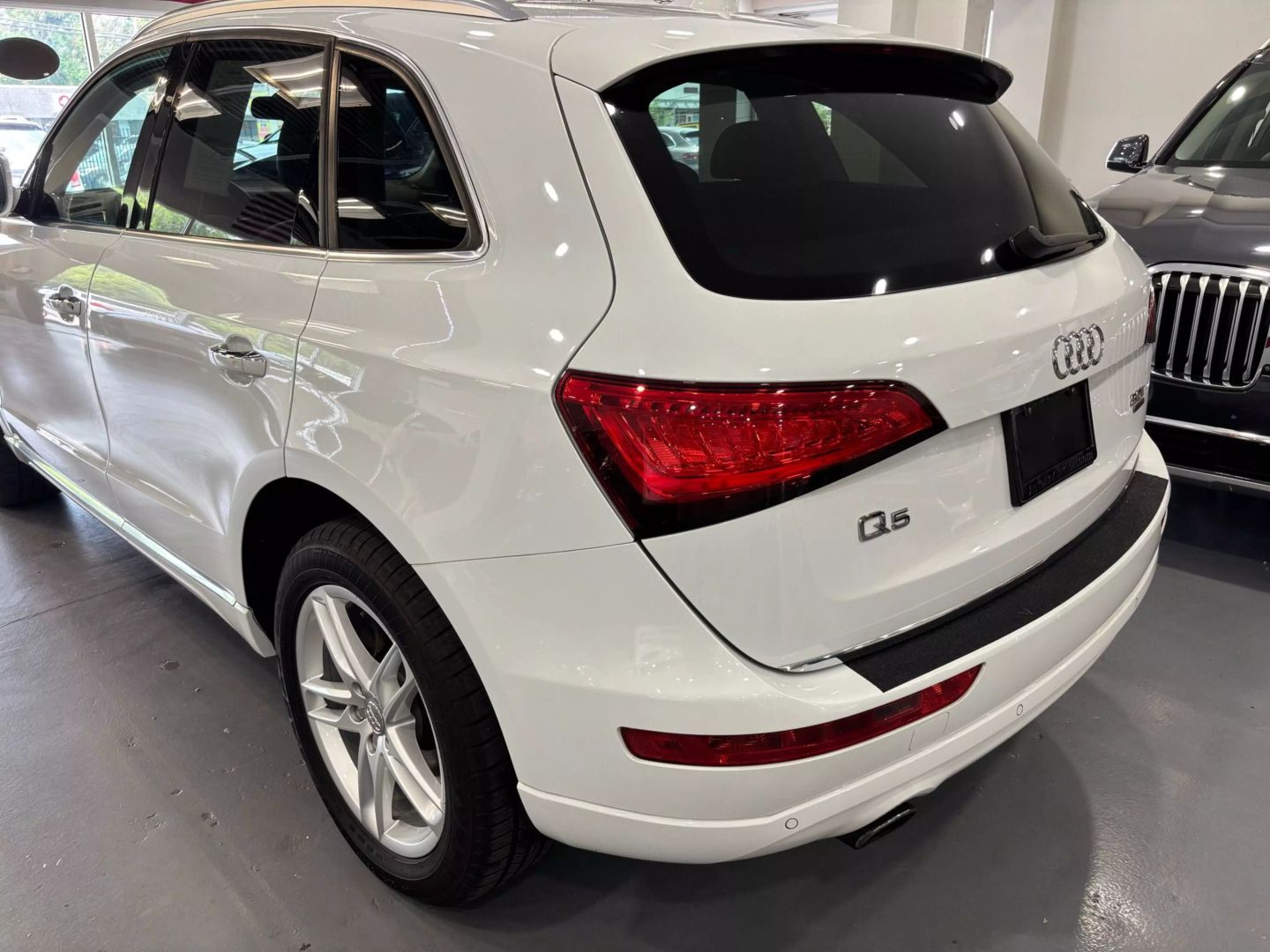 2016 Audi Q5 2.0t Premium Plus Sport Utility 4d - Image 5