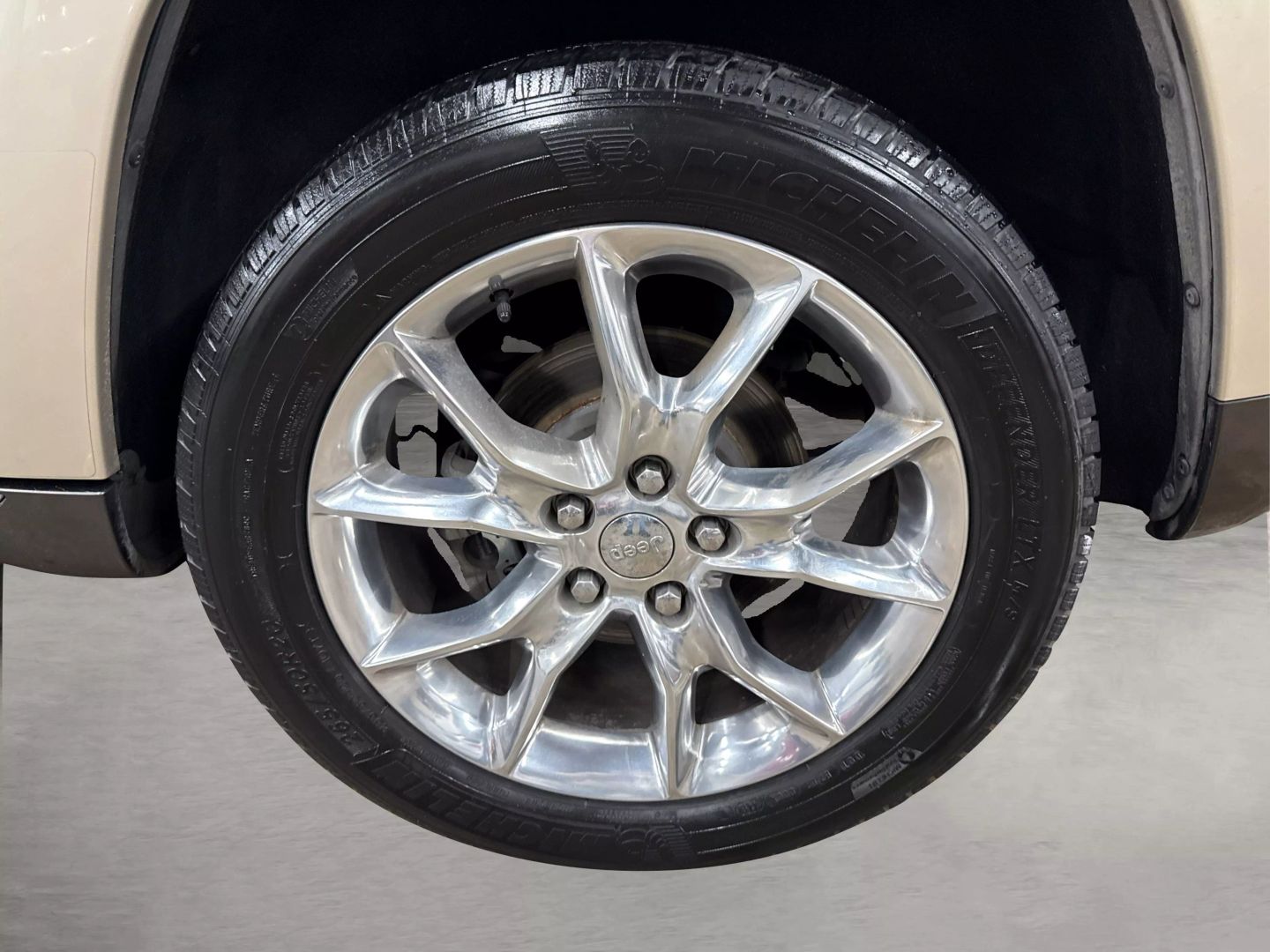 2014 Jeep Grand Cherokee - Image 17