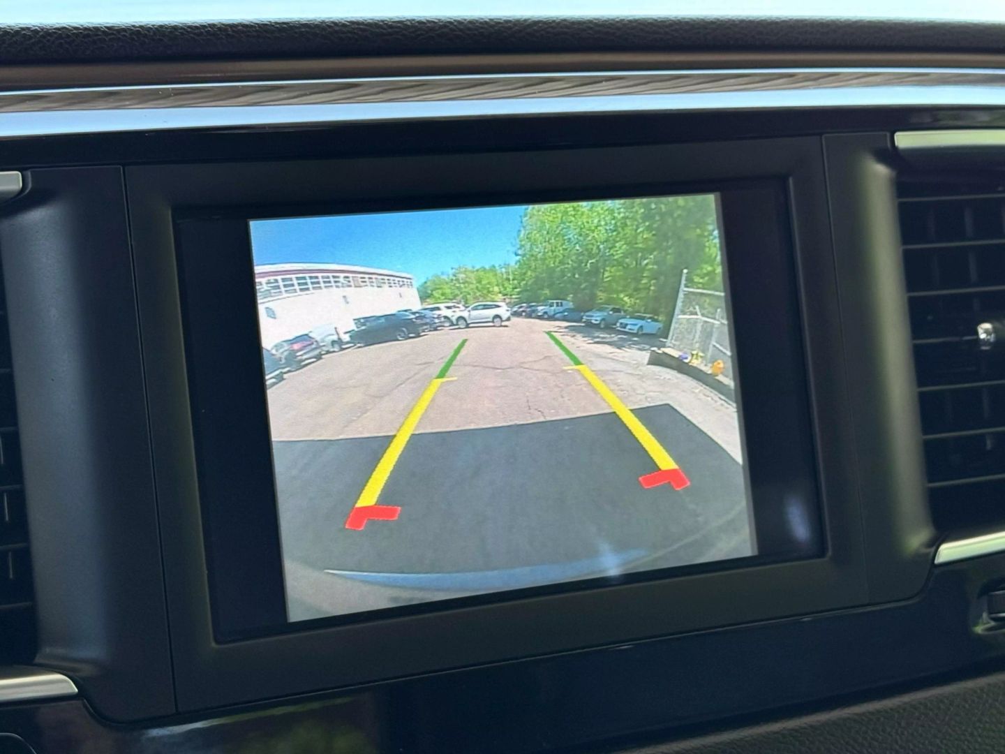 2018 Chrysler Pacifica - Image 36