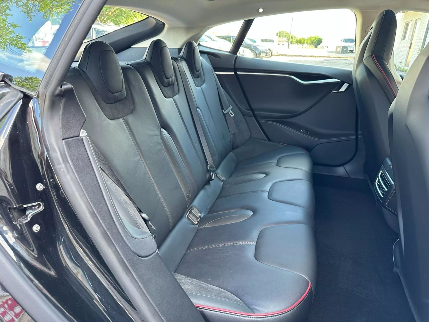 2014 Tesla Model S - Image 37