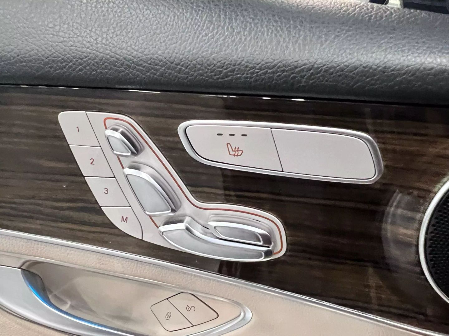 2019 Mercedes-benz Glc Glc 300 Sport Utility 4d - Image 29