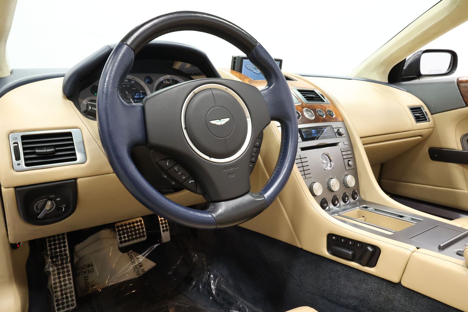 2008 Aston Martin Db9 - Image 2