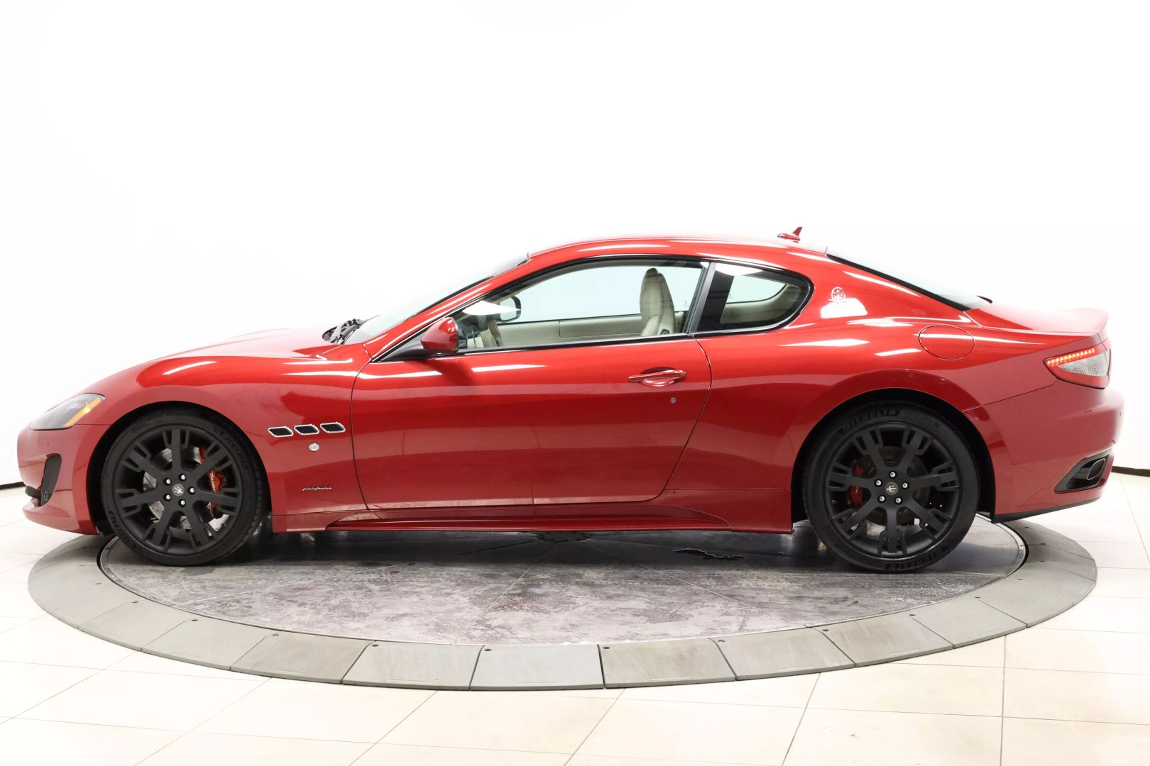 2013 Maserati Granturismo - Image 6