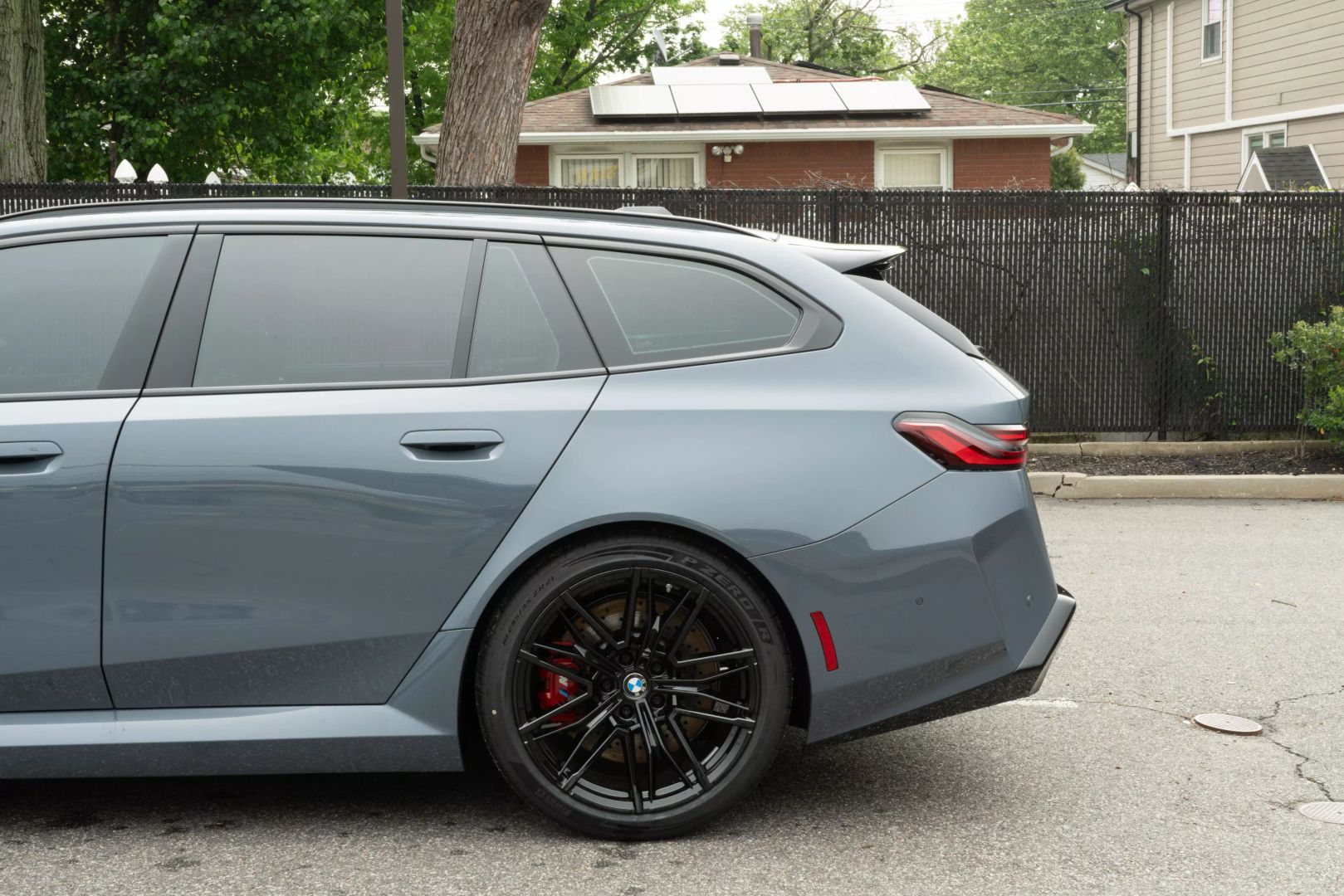 2025 Bmw M5 - Image 17