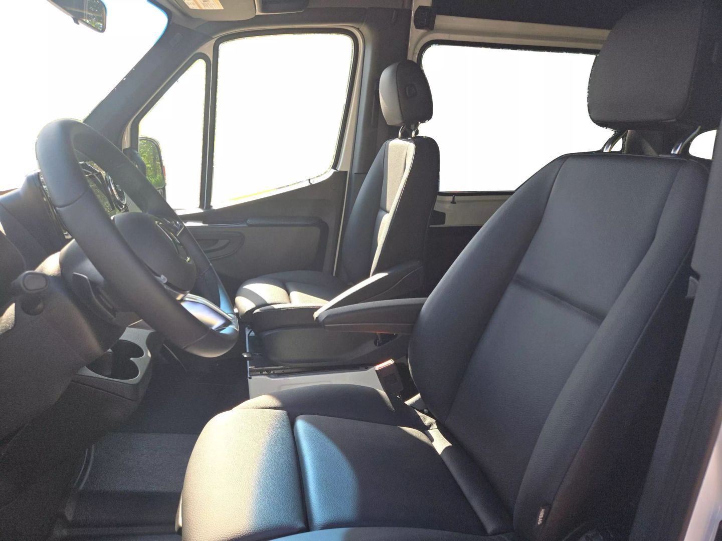 2025 Mercedes-benz Sprinter 2500 Passenger - Image 9