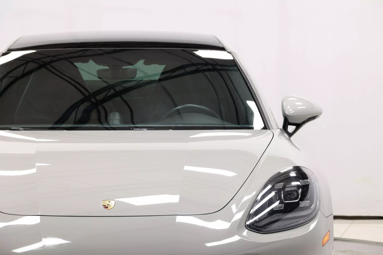 2018 Porsche Panamera - Image 99