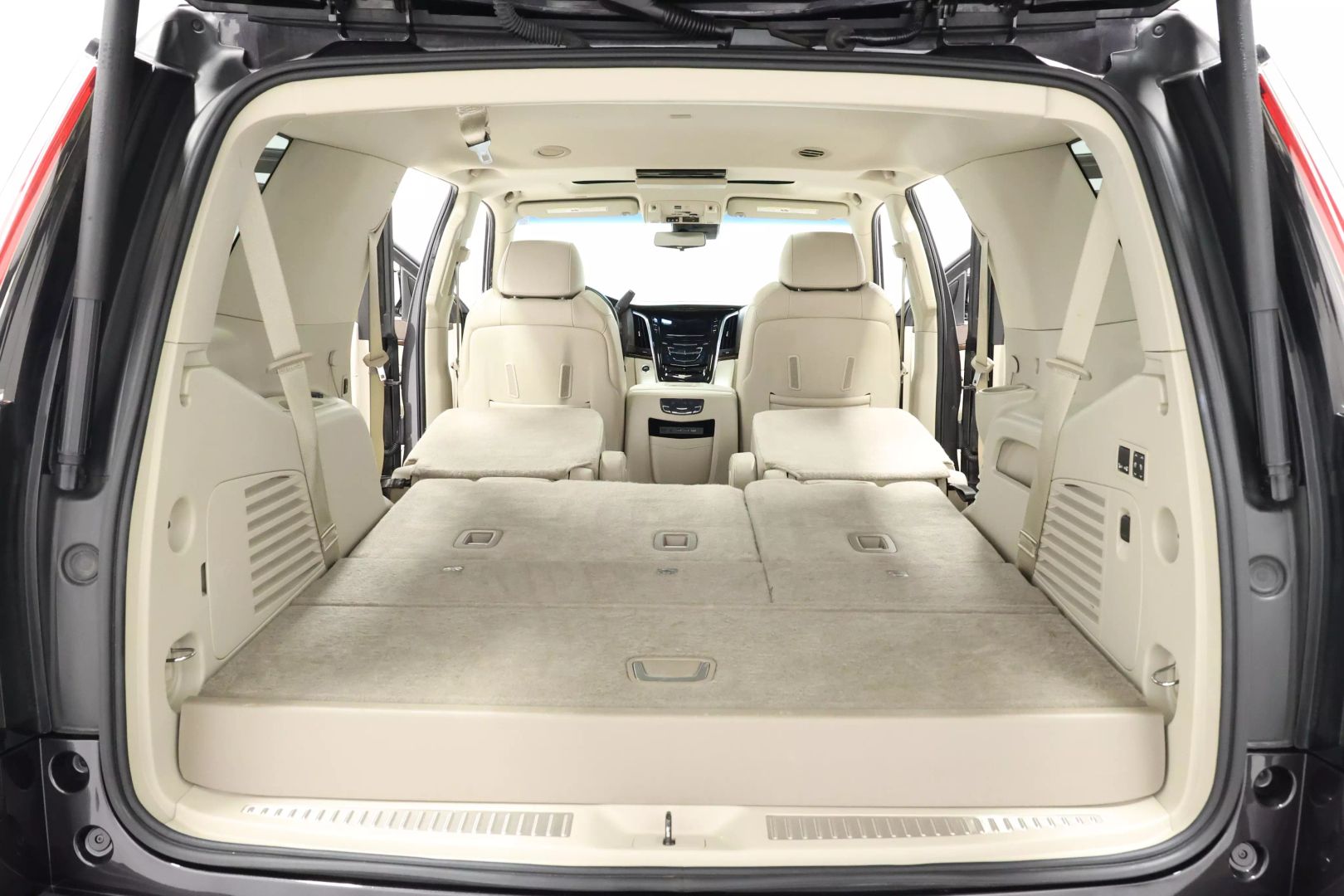 2017 Cadillac Escalade - Image 67