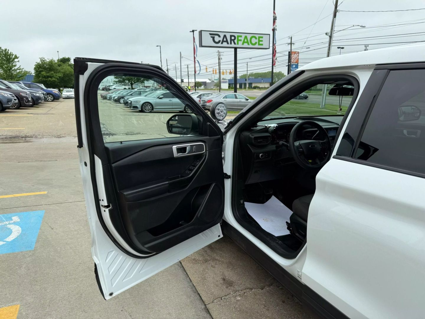 2021 Ford Explorer - Image 19