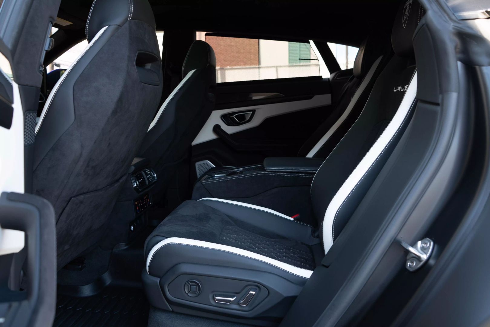 2024 Lamborghini Urus - Image 57