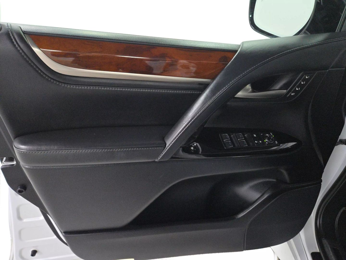 2018 Lexus Lx - Image 23