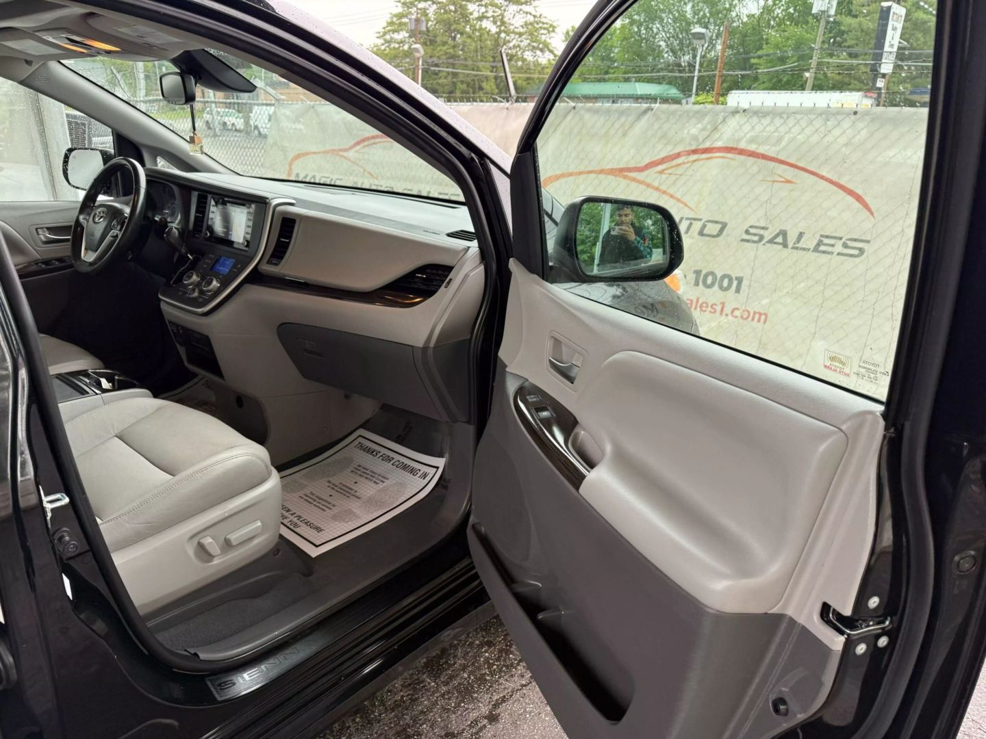 2020 Toyota Sienna - Image 21
