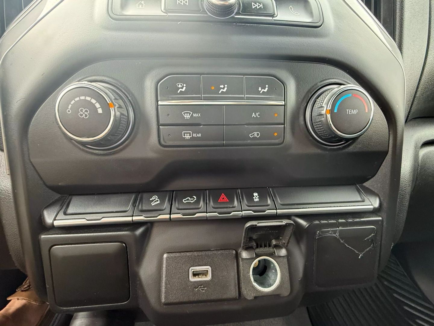 2020 Chevrolet Silverado 1500 Crew Cab - Image 14