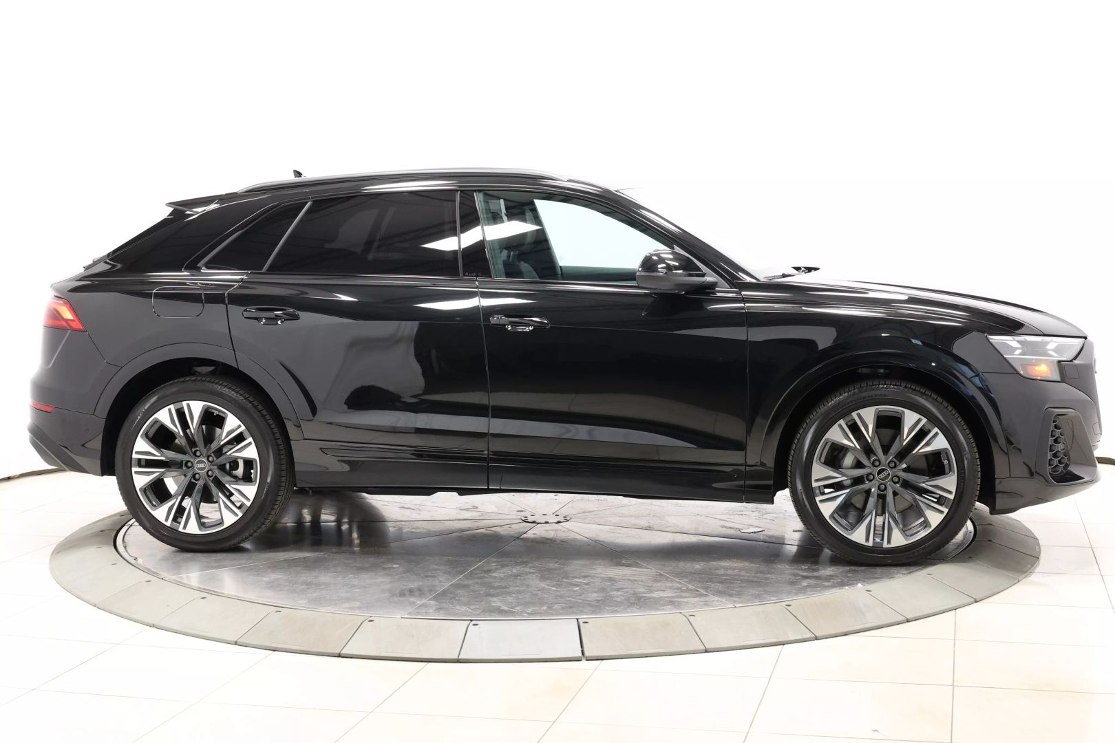 2025 Audi Q8 - Image 69