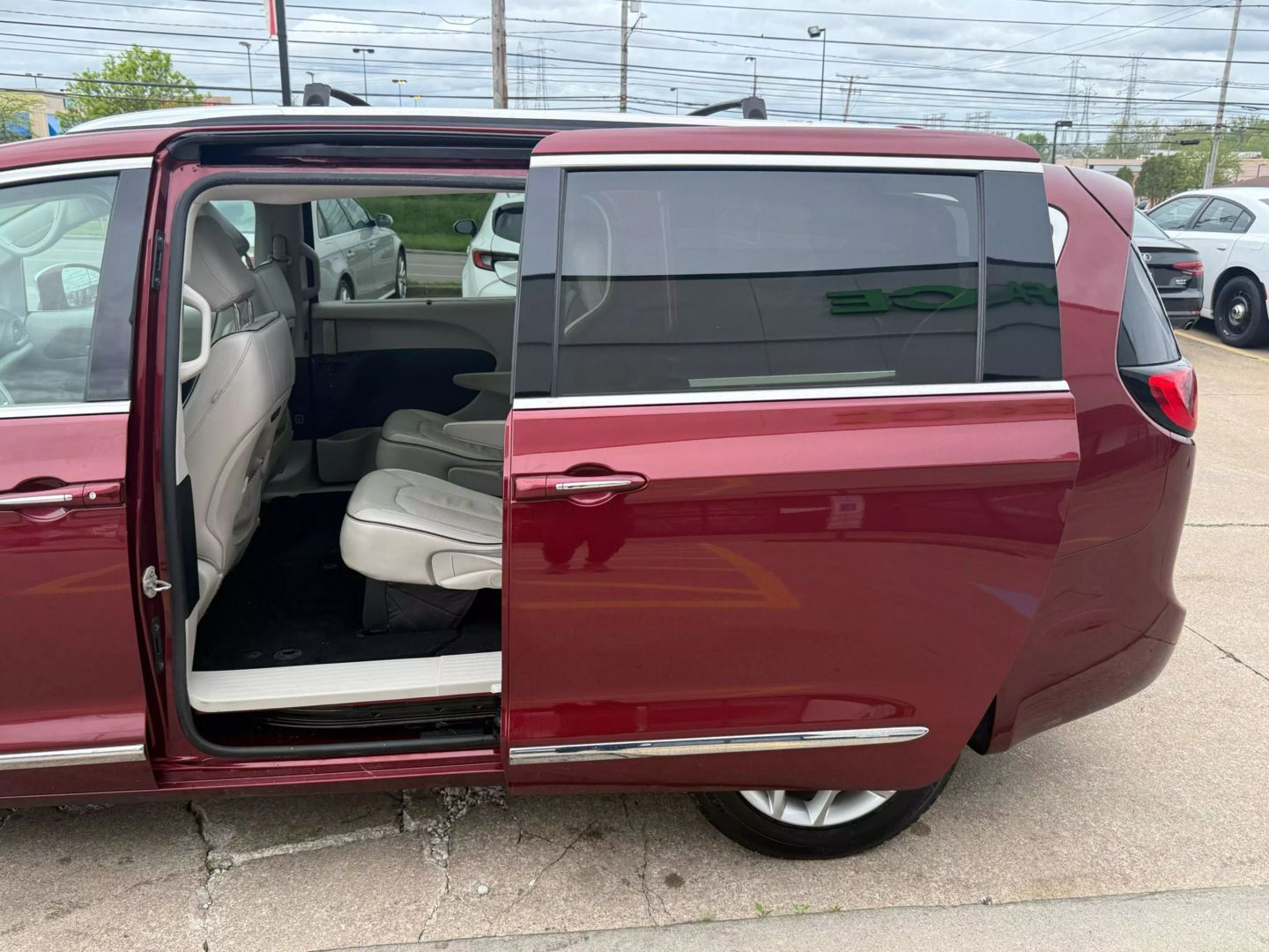 2020 Chrysler Pacifica - Image 20