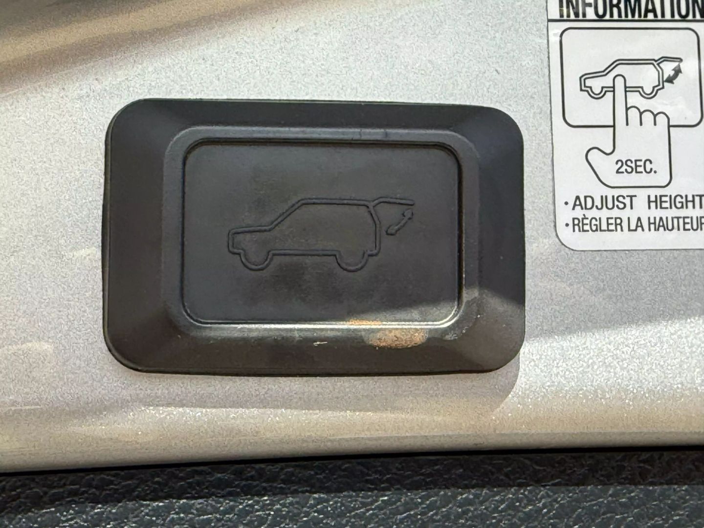 2016 Toyota Rav4 - Image 14