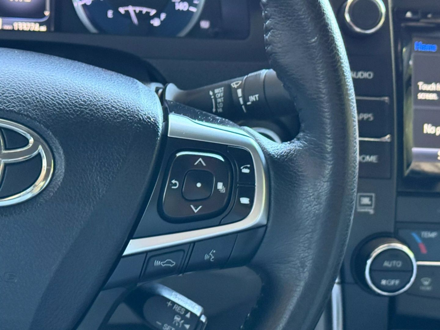 2015 Toyota Camry - Image 34