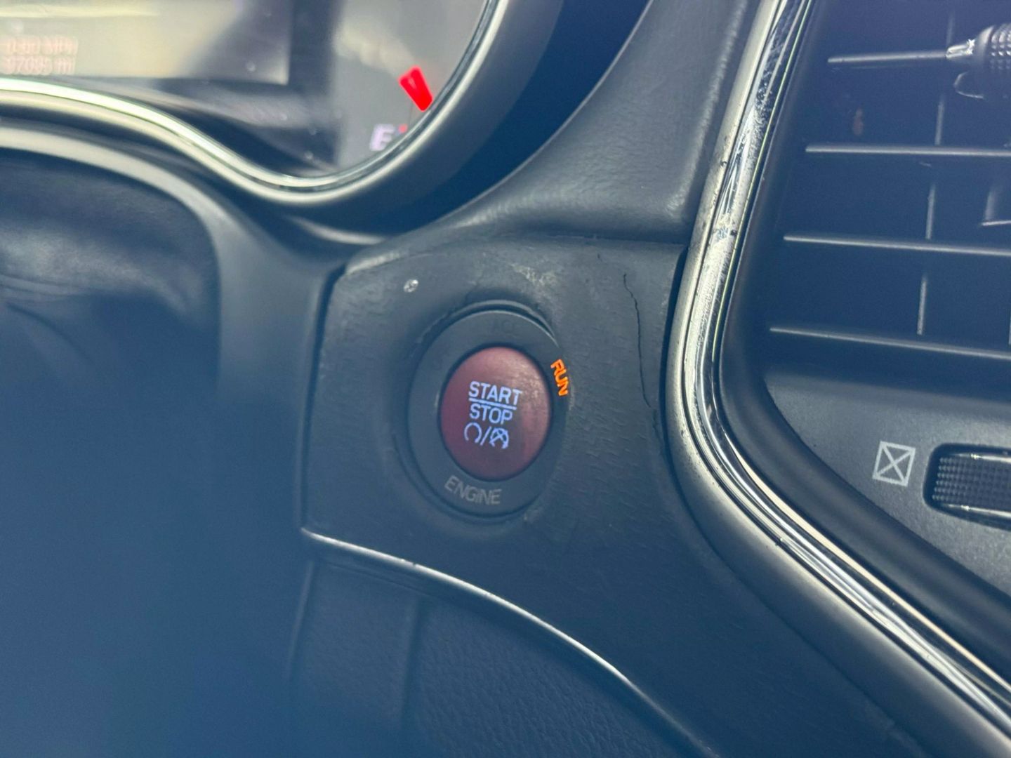 2014 Jeep Grand Cherokee - Image 35