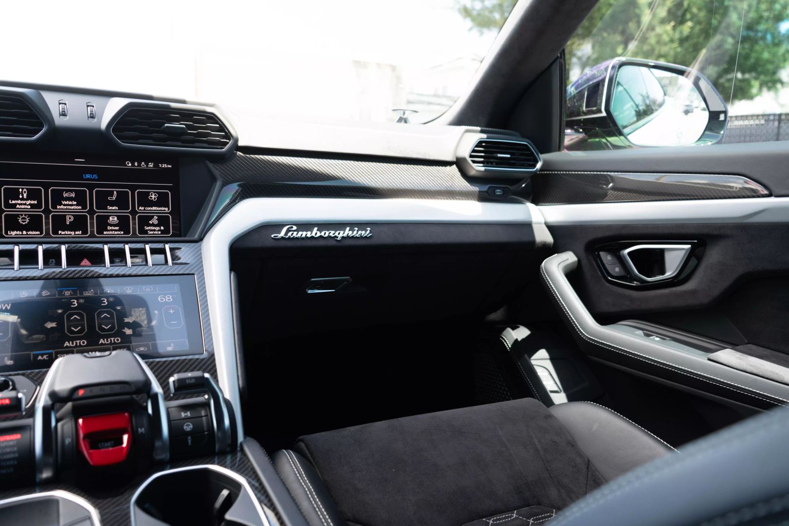 2019 Lamborghini Urus - Image 52