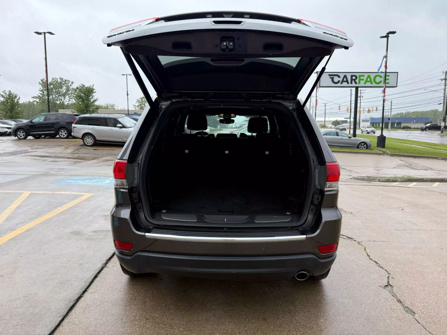 2018 Jeep Grand Cherokee - Image 11