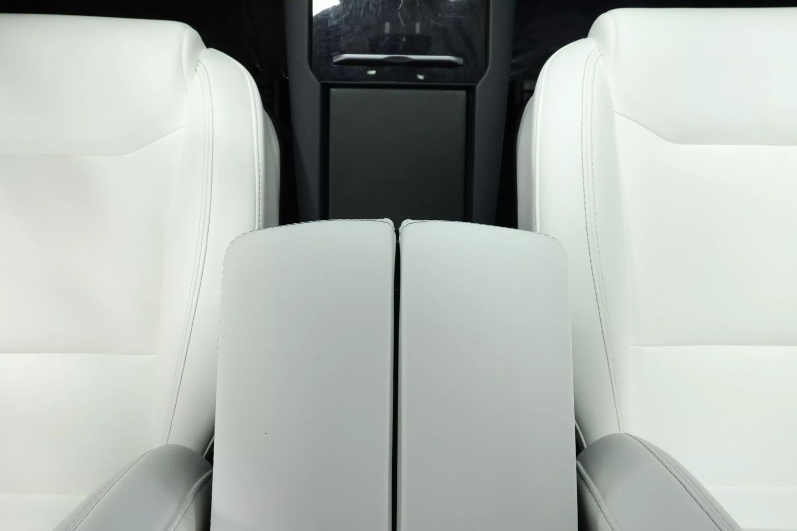 2020 Tesla Model X - Image 44