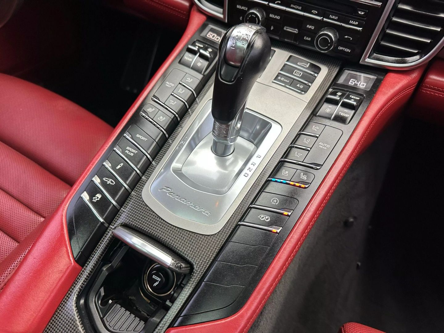 2014 Porsche Panamera - Image 70