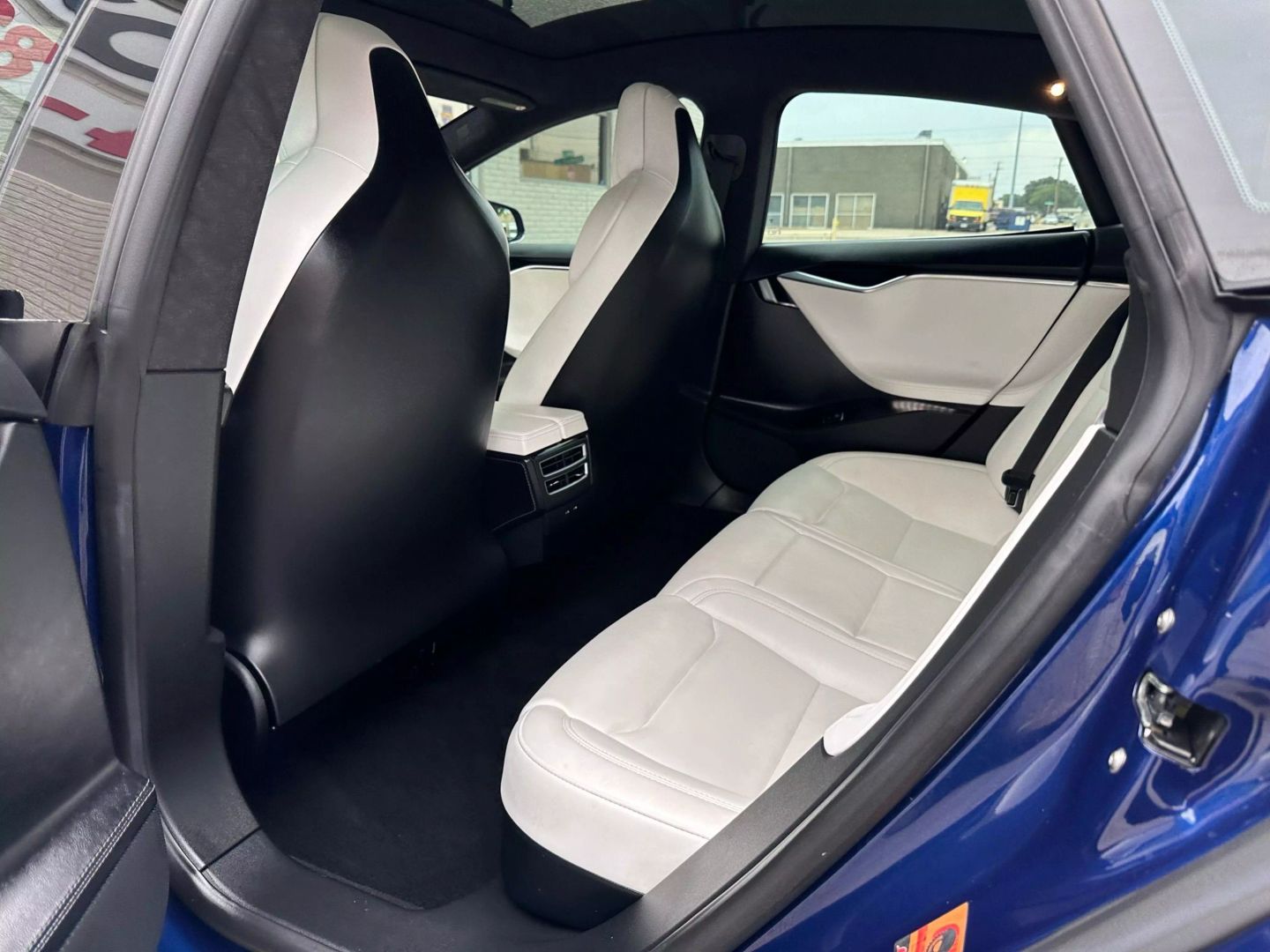 2018 Tesla Model S - Image 16