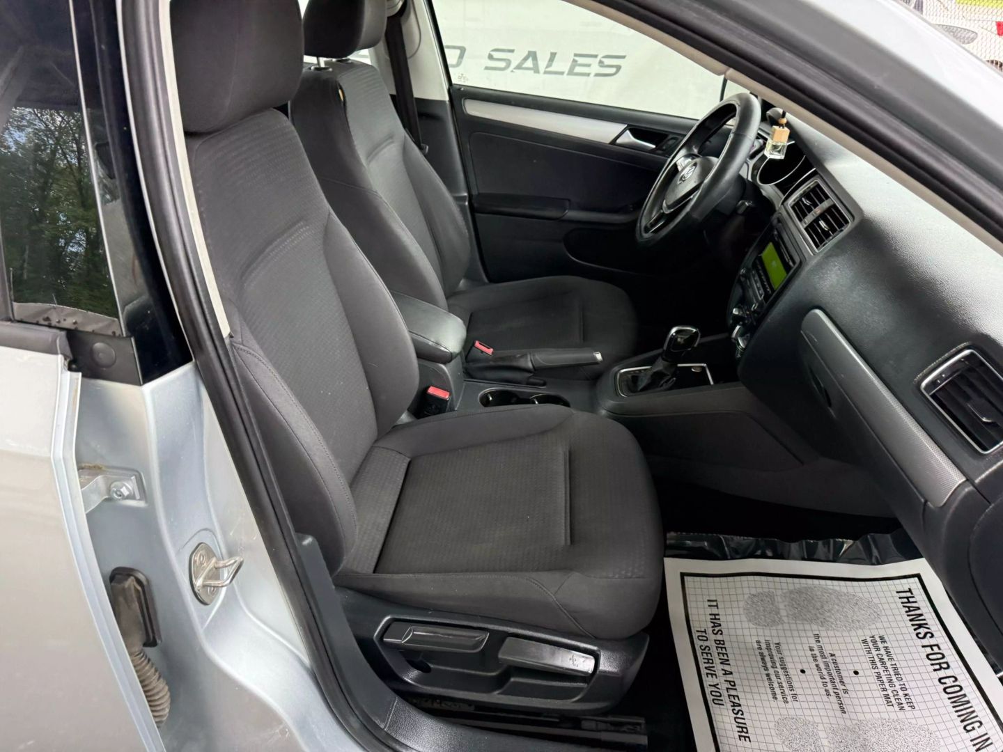 2015 Volkswagen Jetta - Image 25