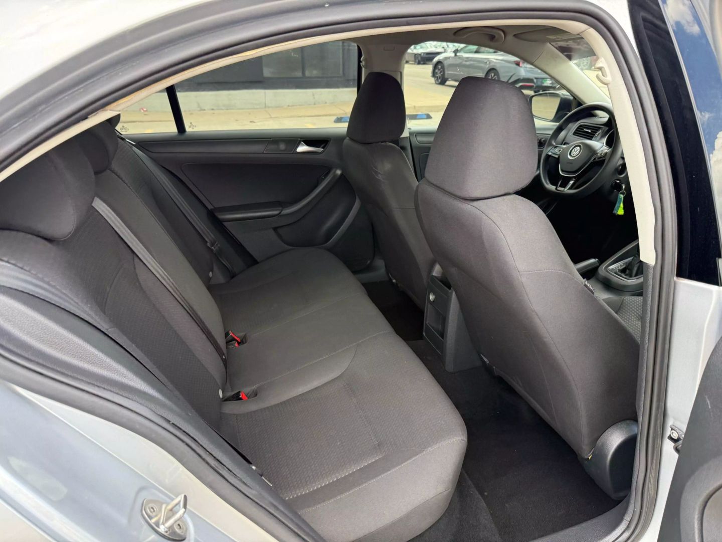 2016 Volkswagen Jetta - Image 21