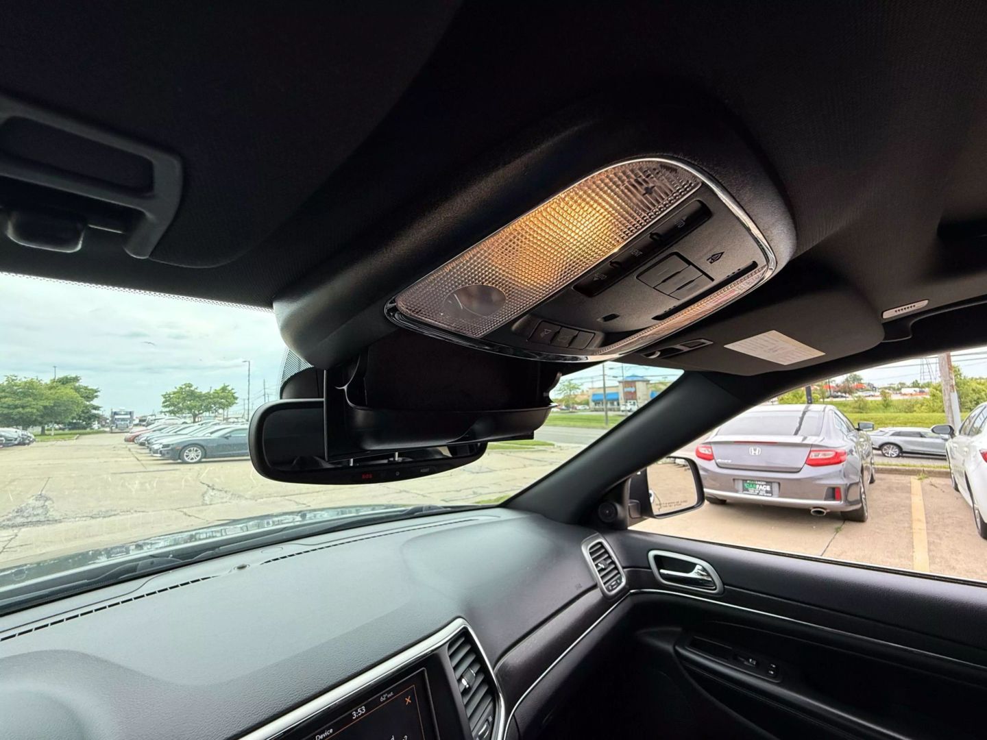 2018 Jeep Grand Cherokee - Image 55