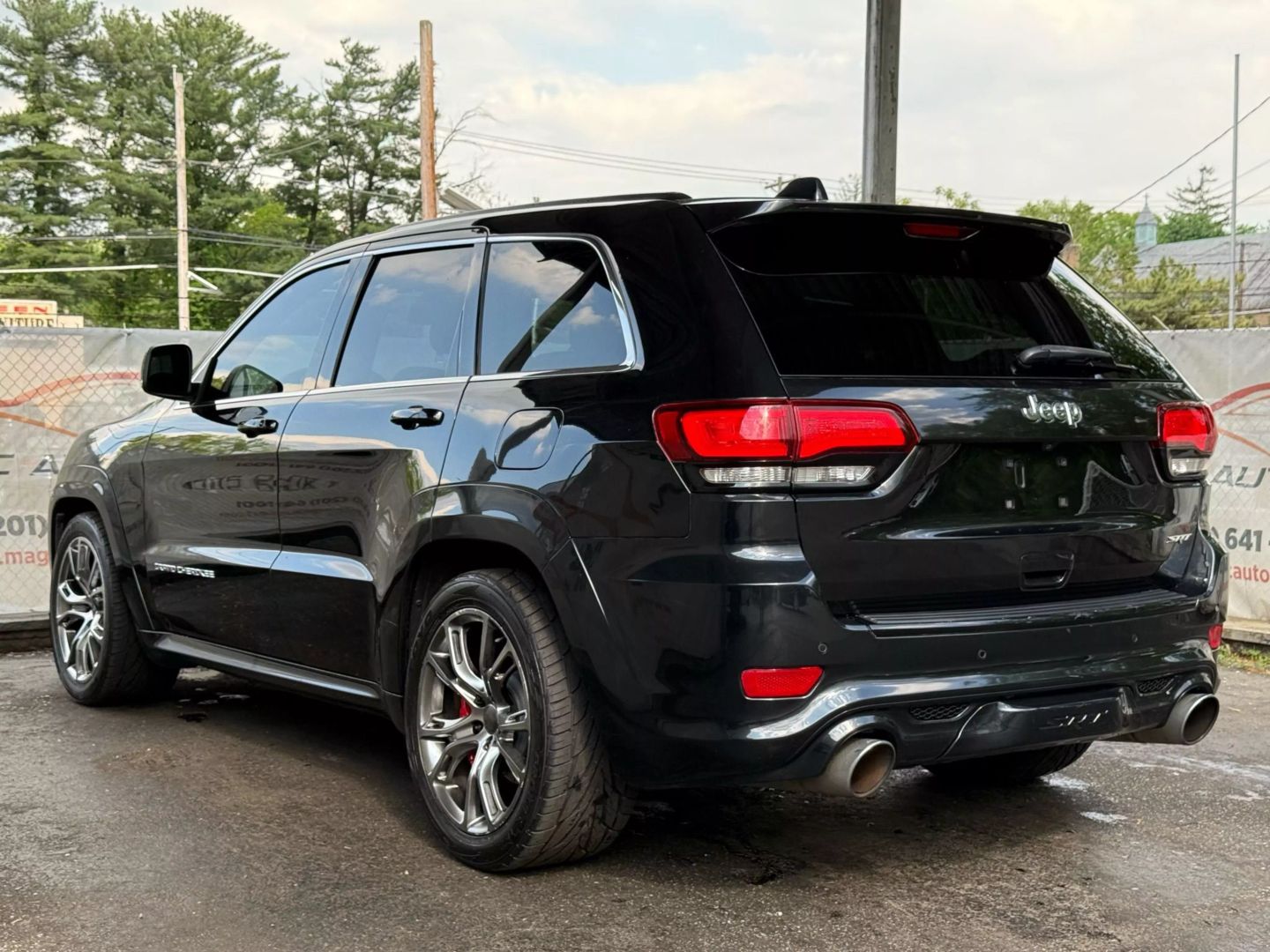 2014 Jeep Grand Cherokee - Image 11