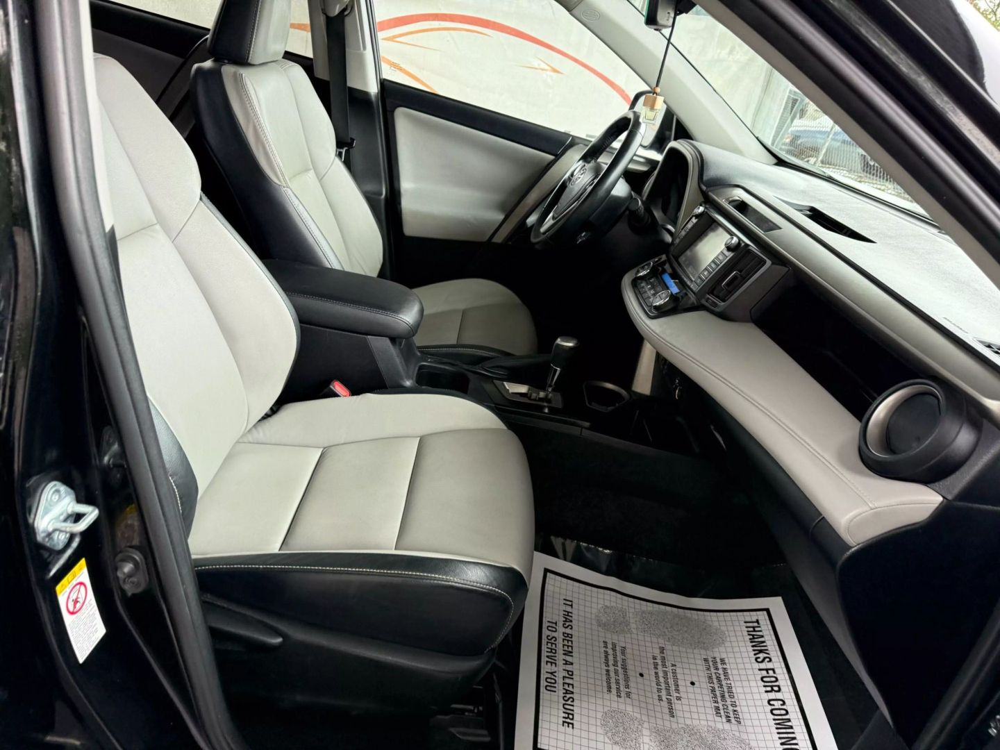 2016 Toyota Rav4 - Image 25