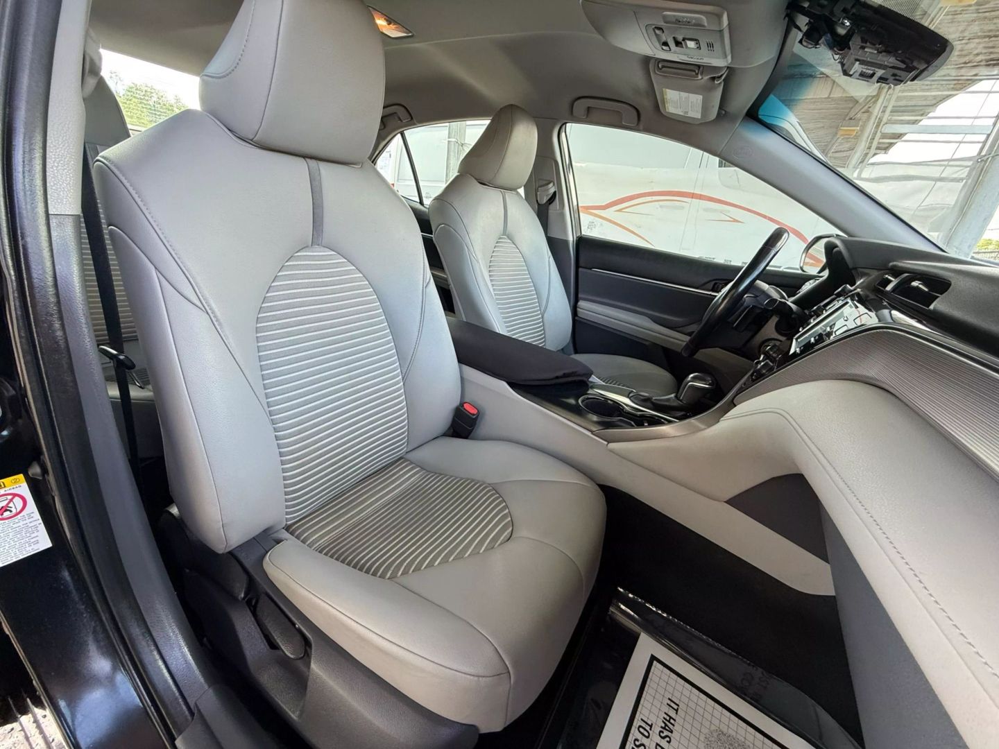 2019 Toyota Camry - Image 26