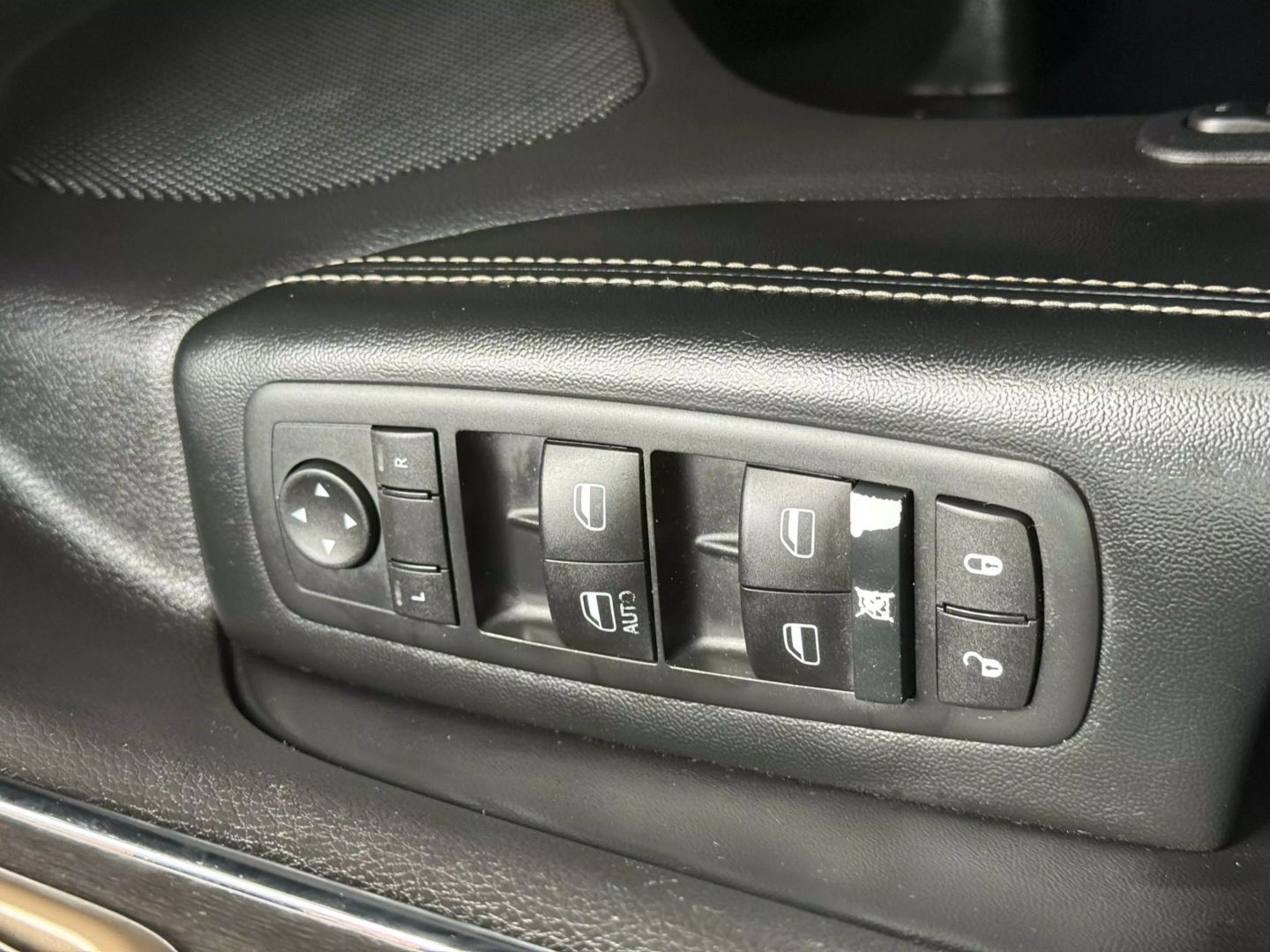 2015 Jeep Grand Cherokee - Image 50