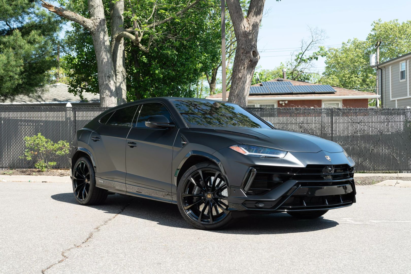 2024 Lamborghini Urus - Image 2