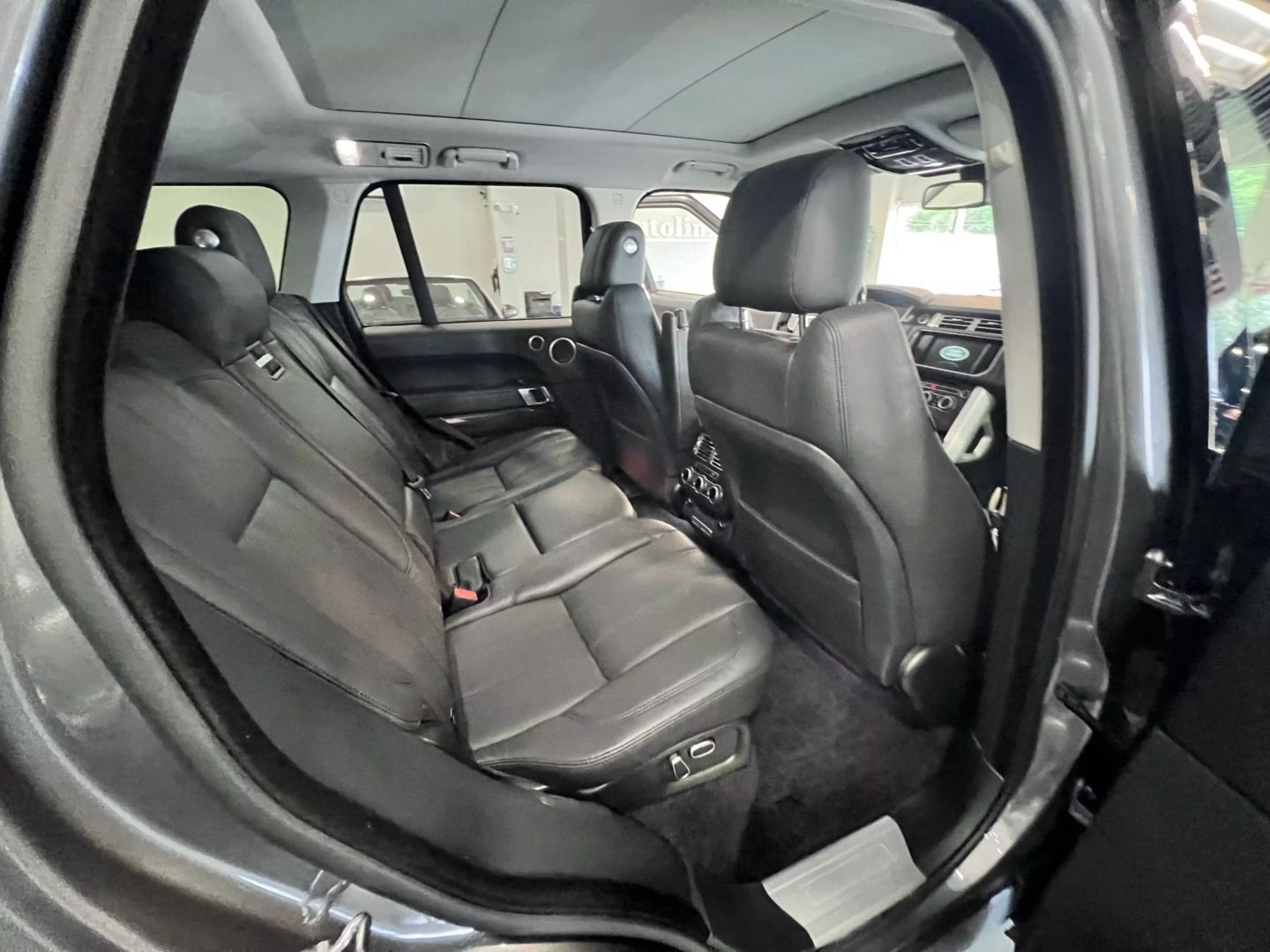 2015 Land Rover Range Rover Hse Sport Utility 4d - Image 34