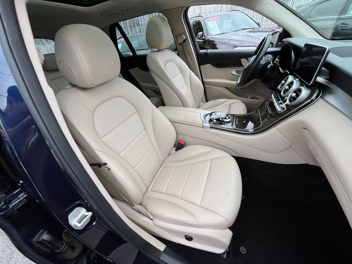 2016 Mercedes-benz Glc  Vin: Wdc0g4kb9gf017303 Stock Id: 017303 - Image 12
