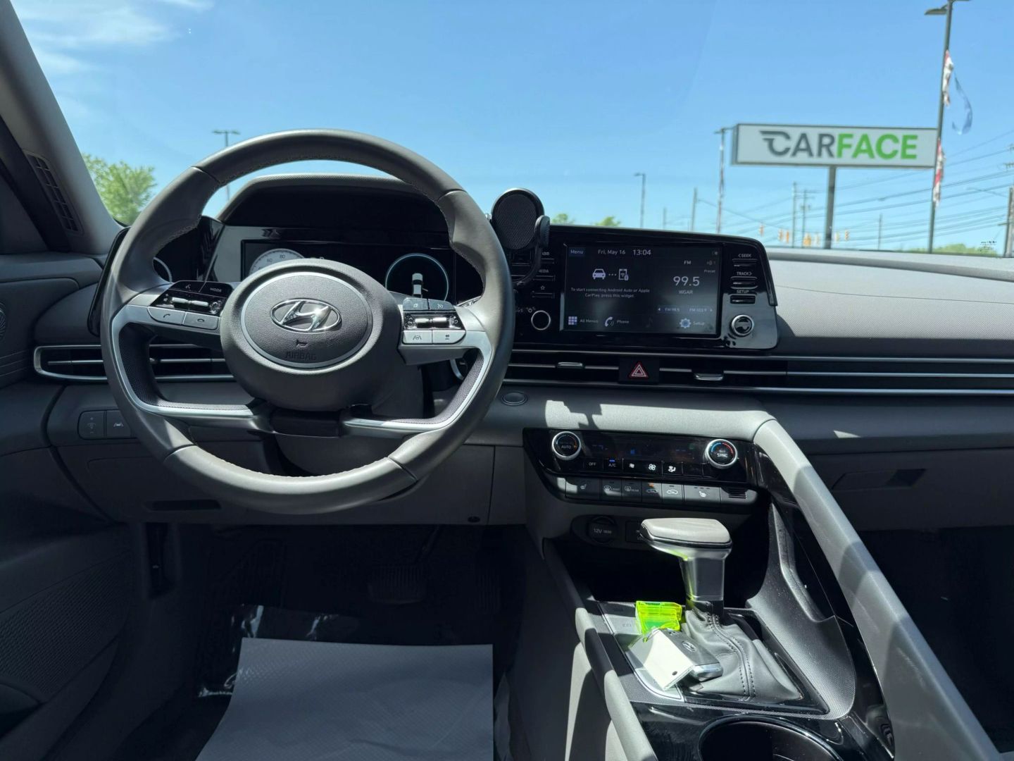 2021 Hyundai Elantra - Image 24