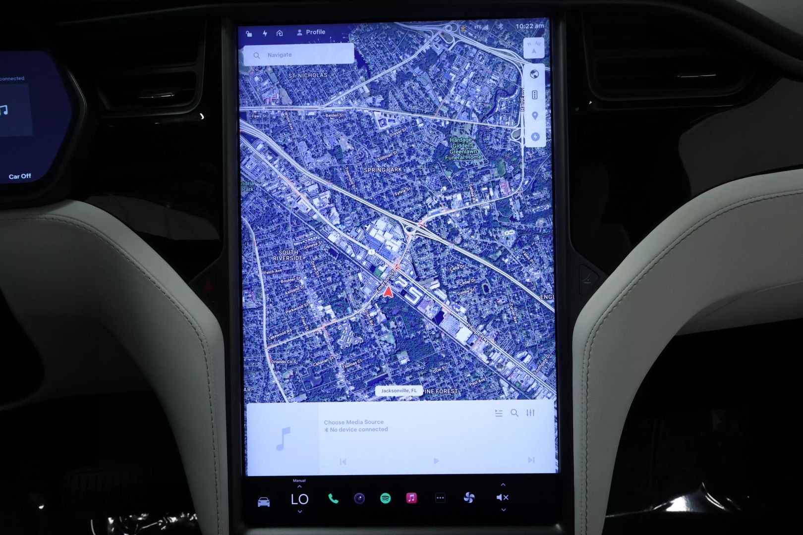 2020 Tesla Model X - Image 29