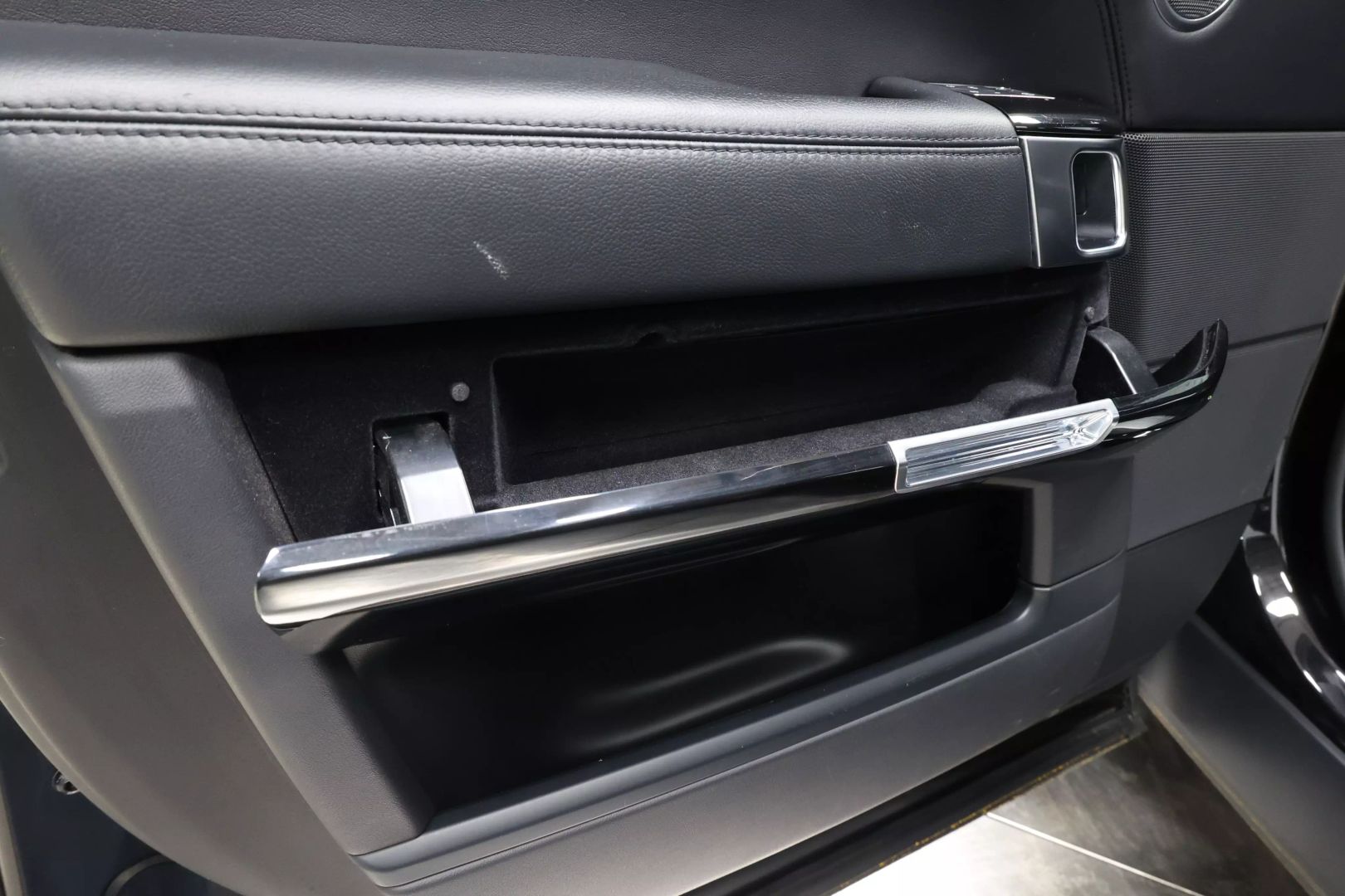 2016 Land Rover Range Rover - Image 15