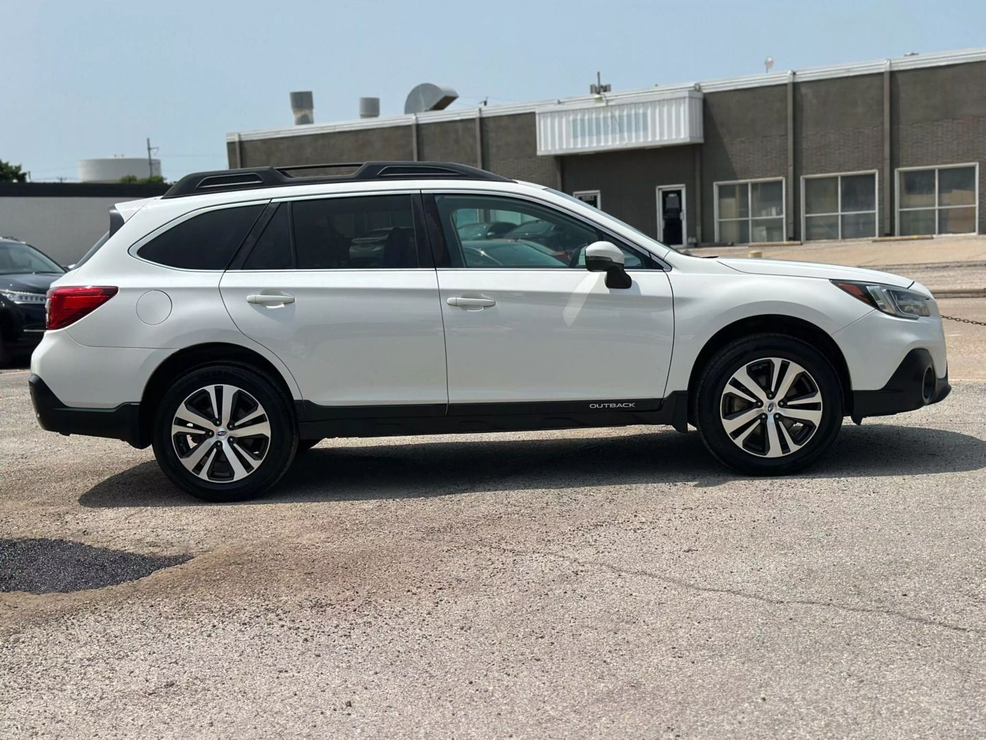 2018 Subaru Outback - Image 14